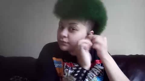 dizzinsweatyy online show from December 21, 2025, 8:49 pm