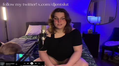 Snapshot of djentslut chatting on December 8, 2024, 3:21 am djentslut online show from December 8, 2024, 3:21 am