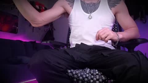 Snapshot of dl_raven chatting on January 17, 2025, 6:47 am Silverhand online show from January 17, 2025, 6:47 am