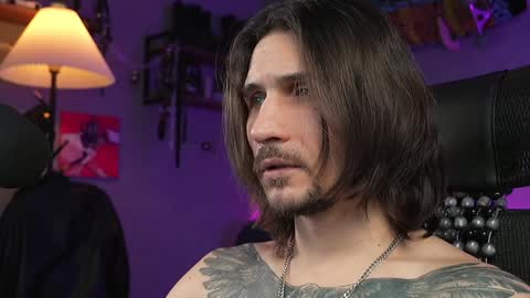 Snapshot of dl_raven chatting on February 5, 2025, 9:15 am Silverhand online show from February 5, 2025, 9:15 am