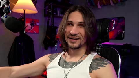 Snapshot of dl_raven chatting on February 8, 2025, 6:22 am Silverhand online show from February 8, 2025, 6:22 am