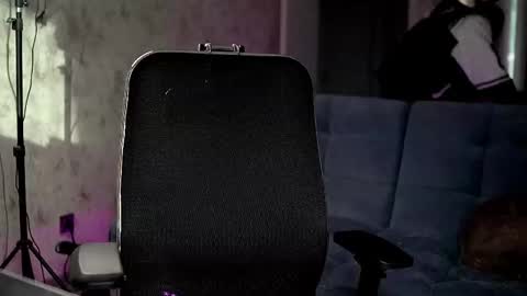 Snapshot of dl_raven chatting on September 14, 2025, 5:28 am Silverhand online show from September 14, 2025, 5:28 am