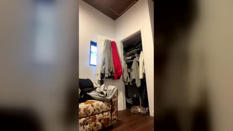 Snapshot of dm9313 chatting on March 24, 2026, 10:42 am dm9313 online show from March 24, 2026, 10:42 am