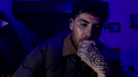 Snapshot of dogboi666 chatting on January 14, 2025, 2:29 am Dogboi online show from January 14, 2025, 2:29 am