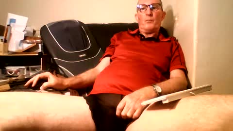 Doggsaur online show from March 9, 2025, 3:38 pm