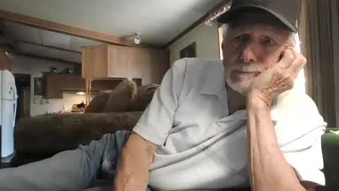 Snapshot of doingmyself69 chatting on May 5, 2026, 8:39 pm doingmyself69 online show from May 5, 2026, 8:39 pm