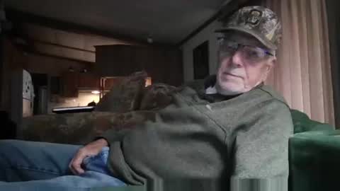 Snapshot of doingmyself69 chatting on May 28, 2026, 2:14 pm doingmyself69 online show from May 28, 2026, 2:14 pm