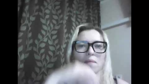 dolce_tempt online show from December 17, 2025, 6:47 pm