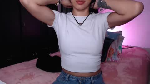 dolceclown_ online show from February 26, 2025, 5:20 am