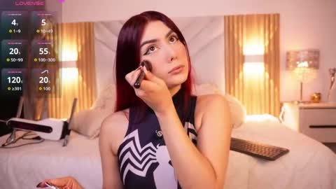doll_kira_ online show from May 13, 2026, 2:58 pm