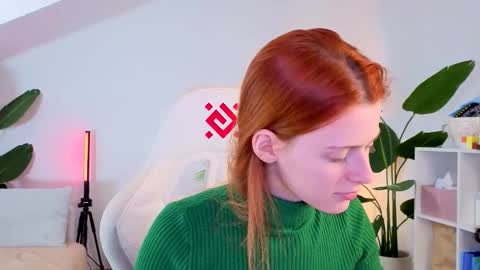 Your doll Lesli online show from November 26, 2025, 9:43 am