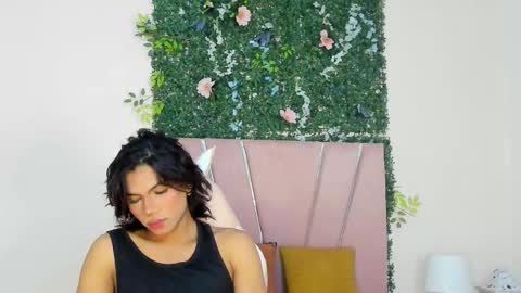 Snapshot of doll_lovexxxx chatting on November 21, 2025, 2:10 am doll_lovexxxx online show from November 21, 2025, 2:10 am