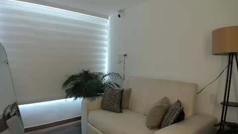 Snapshot of doll_oriana chatting on July 16, 2026, 8:48 pm doll_oriana online show from July 16, 2026, 8:48 pm