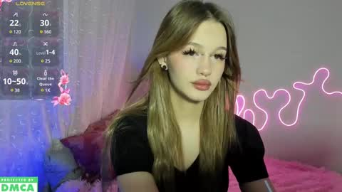 Sonya online show from March 12, 2025, 3:18 pm