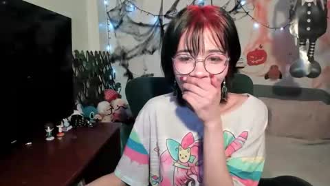 mina online show from October 28, 2025, 10:01 pm