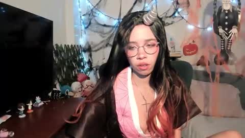 mina online show from November 1, 2025, 2:57 am
