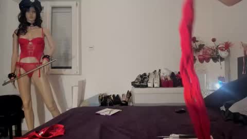 dolly2425 online show from April 12, 2026, 8:58 pm