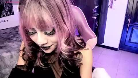 Snapshot of dolly_bones chatting on June 13, 2026, 5:49 am dolly_bones online show from June 13, 2026, 5:49 am