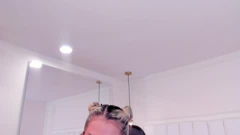 Snapshot of dolly_walker chatting on May 2, 2026, 2:27 am dolly walker online show from May 2, 2026, 2:27 am