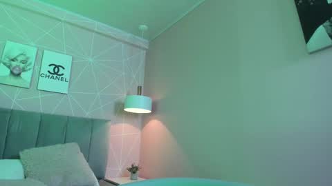 Snapshot of dolly_zoe chatting on February 12, 2025, 4:12 am Call me Zoe online show from February 12, 2025, 4:12 am