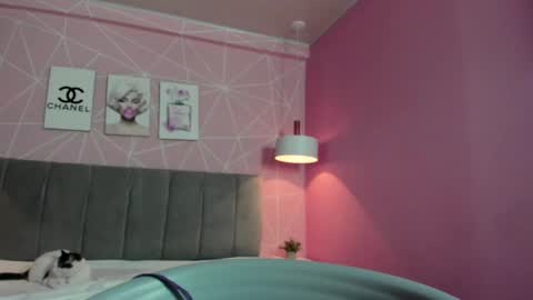 Snapshot of dolly_zoe chatting on March 7, 2025, 5:18 am Call me Zoe online show from March 7, 2025, 5:18 am