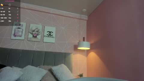 Snapshot of dolly_zoe chatting on October 21, 2025, 10:32 pm Call me Zoe online show from October 21, 2025, 10:32 pm