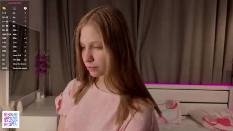 Emilia online show from October 21, 2025, 6:08 pm