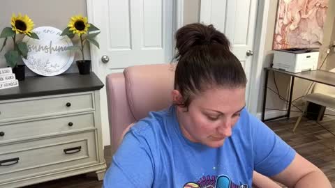 Snapshot of dollydimplez chatting on February 27, 2025, 9:25 pm Dolly online show from February 27, 2025, 9:25 pm