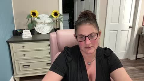 Snapshot of dollydimplez chatting on March 5, 2025, 12:16 am Dolly online show from March 5, 2025, 12:16 am