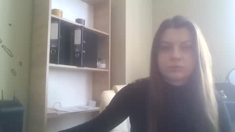 Snapshot of dollyroma chatting on October 29, 2025, 9:33 am DollyRoma online show from October 29, 2025, 9:33 am