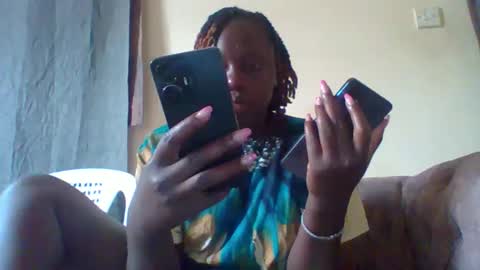 dollyvee online show from November 20, 2025, 1:44 pm