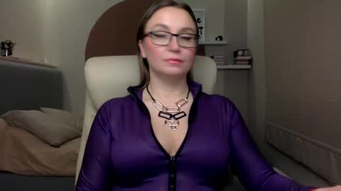 Snapshot of dom_mummy chatting on January 26, 2025, 6:58 pm DOM MUMMY online show from January 26, 2025, 6:58 pm