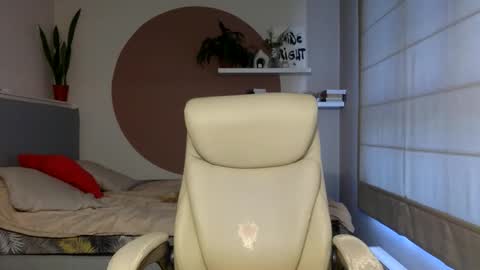 Snapshot of dom_mummy chatting on September 9, 2025, 6:35 am DOM MUMMY online show from September 9, 2025, 6:35 am