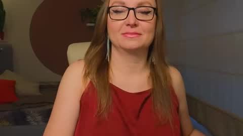 DOM MUMMY online show from April 3, 2026, 6:11 am