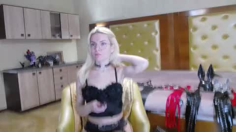 domcaprisse online show from February 19, 2026, 12:34 pm