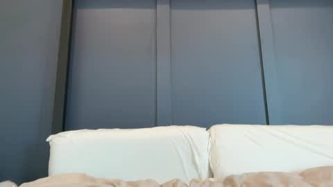 Dom online show from December 14, 2025, 9:30 pm