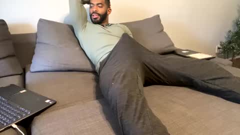 Snapshot of domidick7 chatting on February 21, 2025, 8:38 pm Domi online show from February 21, 2025, 8:38 pm