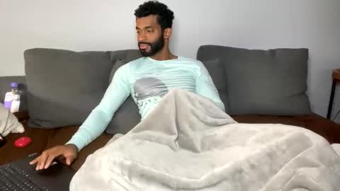 Snapshot of domidick7 chatting on November 28, 2025, 8:00 pm Domi online show from November 28, 2025, 8:00 pm