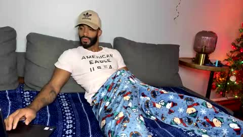 Snapshot of domidick7 chatting on December 19, 2025, 10:11 am Domi online show from December 19, 2025, 10:11 am