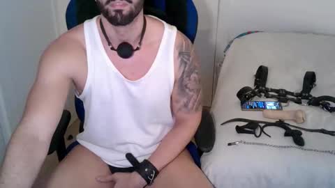 Snapshot of dominatedtitan chatting on November 14, 2025, 6:28 pm DominatedTitan online show from November 14, 2025, 6:28 pm