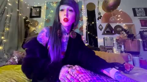 Dominatrix Esther Mars online show from December 27, 2024, 4:26 am