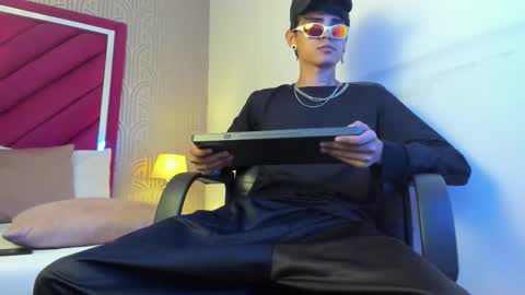 Snapshot of dominic_foox chatting on February 27, 2026, 1:33 pm Dominic foox online show from February 27, 2026, 1:33 pm