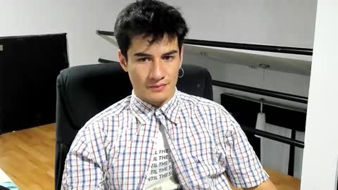 Snapshot of dominic_radccliffe chatting on November 11, 2025, 2:33 am Your real love online show from November 11, 2025, 2:33 am