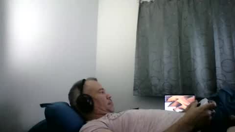 Snapshot of dominicanorico chatting on December 1, 2024, 8:20 pm luis online show from December 1, 2024, 8:20 pm