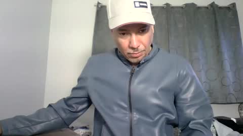 Snapshot of dominicanorico chatting on October 12, 2025, 5:34 pm luis online show from October 12, 2025, 5:34 pm