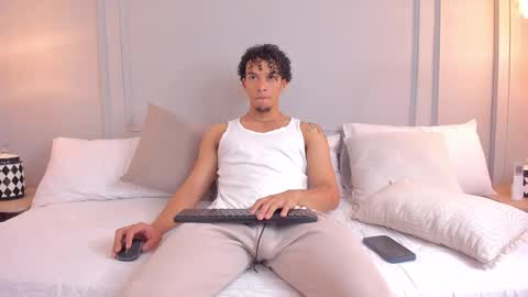 Dominick Star online show from November 2, 2025, 4:04 am