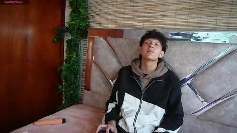 Dominik online show from March 25, 2026, 12:11 pm