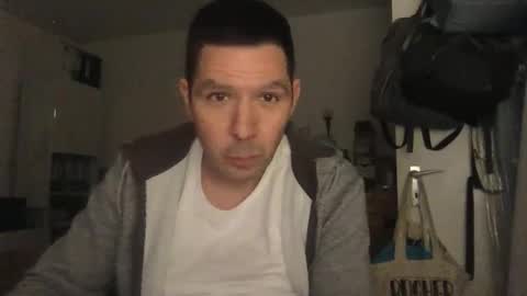 dominik_home online show from October 21, 2025, 7:25 pm