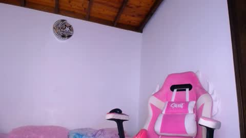 Snapshot of dominika_angel chatting on March 22, 2026, 11:13 am online show from March 22, 2026, 11:13 am