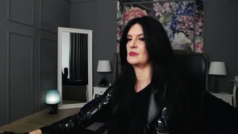 Snapshot of dommelisa chatting on January 13, 2025, 8:37 pm Dom Melisa online show from January 13, 2025, 8:37 pm